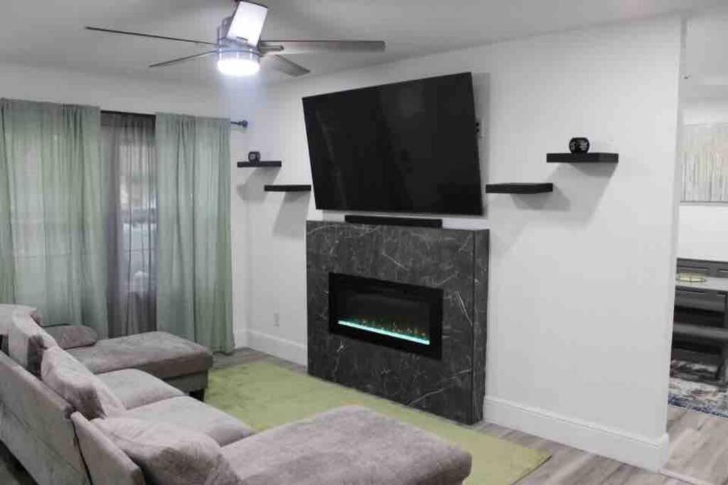 Cozy House Downtown Houston! Villa Buitenkant foto