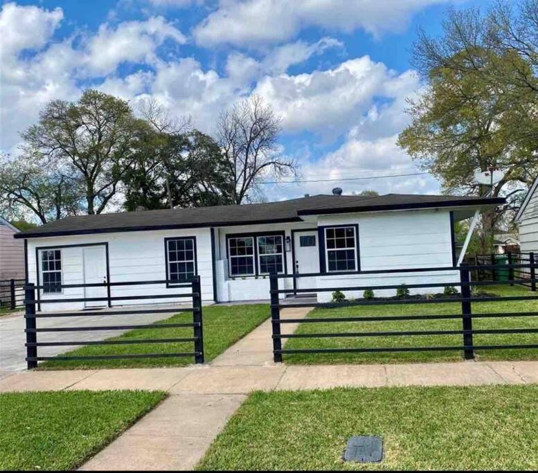 Cozy House Downtown Houston! Villa Buitenkant foto